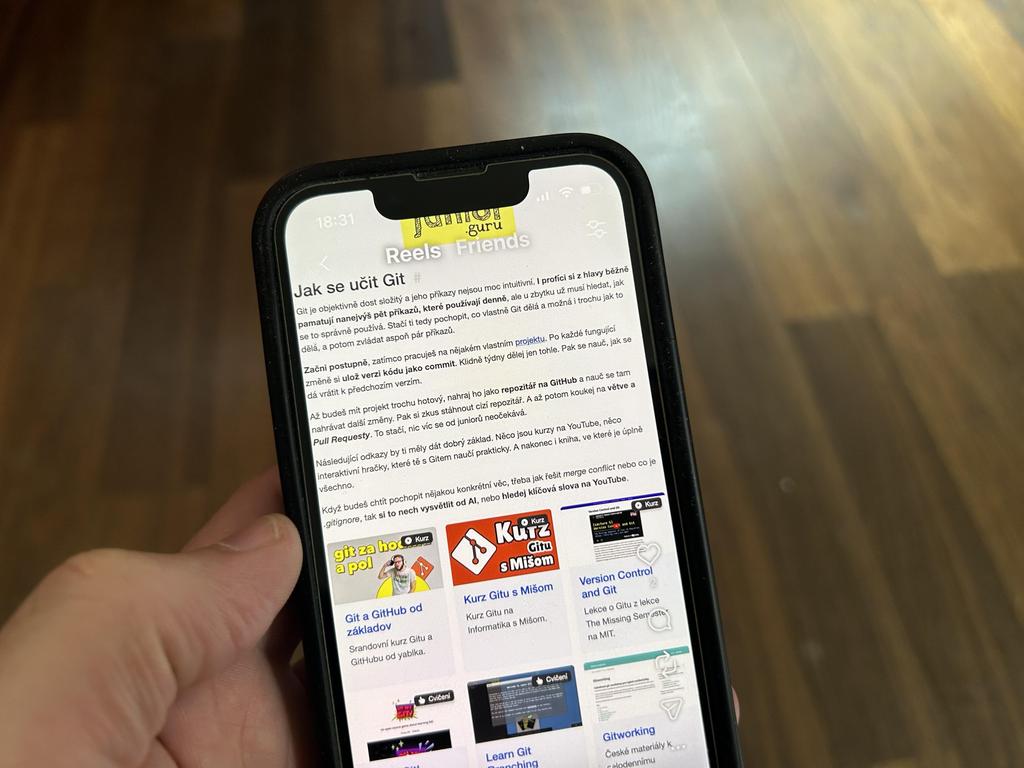 výřez iPhone
